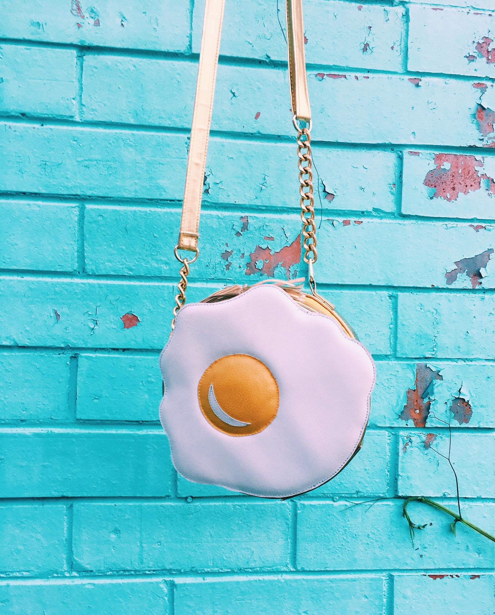 Fried egg crossbody bag